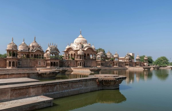 Embark on the ultimate uk cruise adventure: ignite your creativity with hands-on workshops in traditional british craftsmanship!